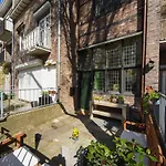 City Apartment \